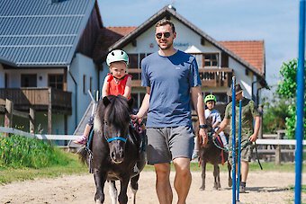 Geführtes Ponyreiten im Bayerischen Wald